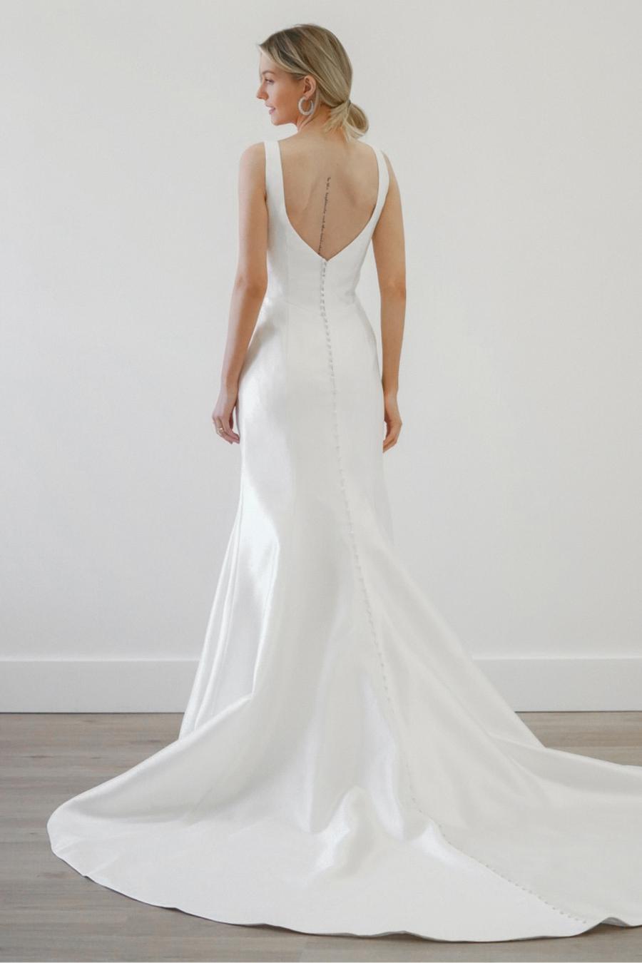 Hannah with Bow 11260 | Wtoo Brides | Wtoo