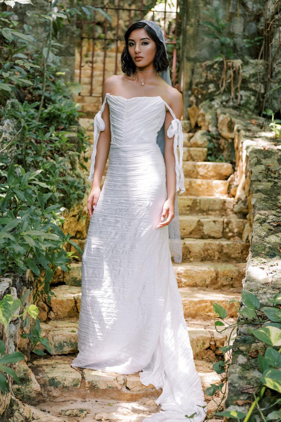 Europa 52352 | Willowby Brides | Willowby