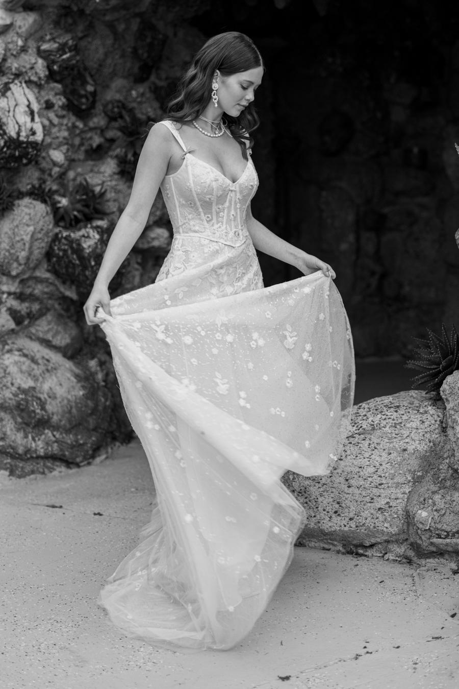 Nerissa 53718 | Willowby Brides | Willowby