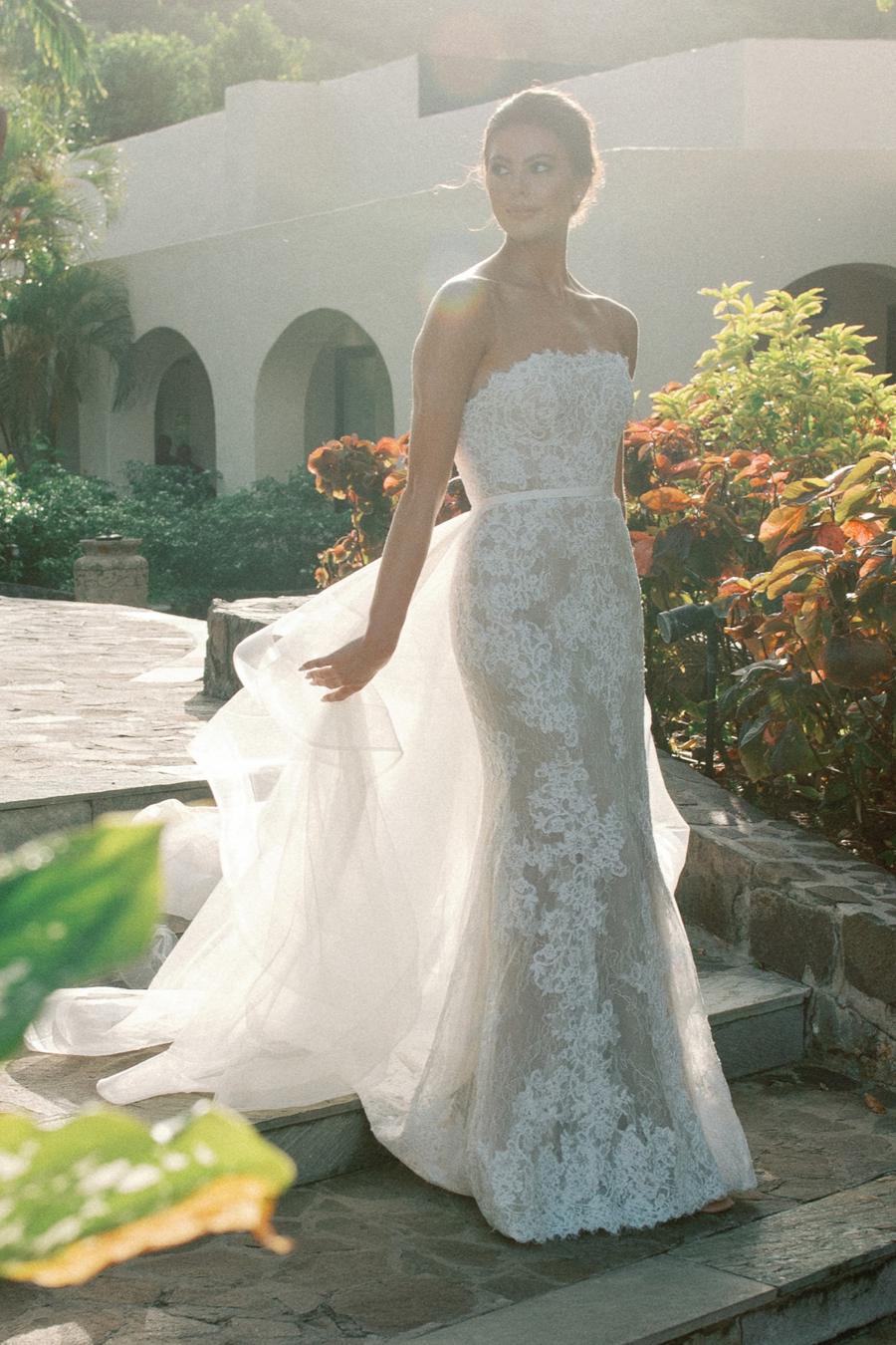 THE WEDDING DRESS Edwina Ehrman 洋書 The Wedding Dress: 300 Years of Bridal Fashions: Ehrman