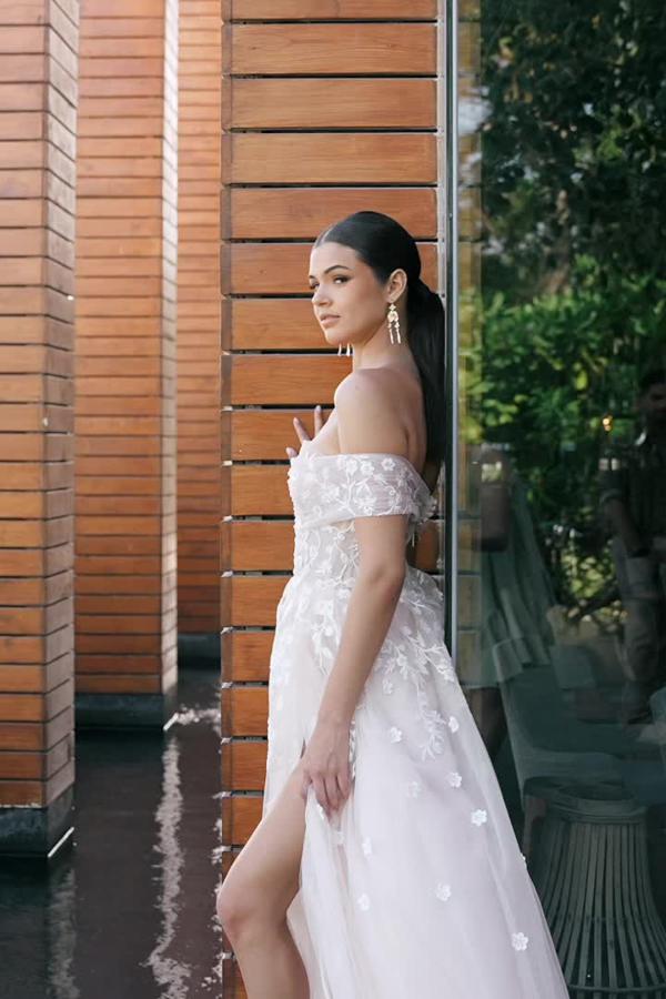 Lorina with Topper 11724 | Wtoo Brides | Wtoo