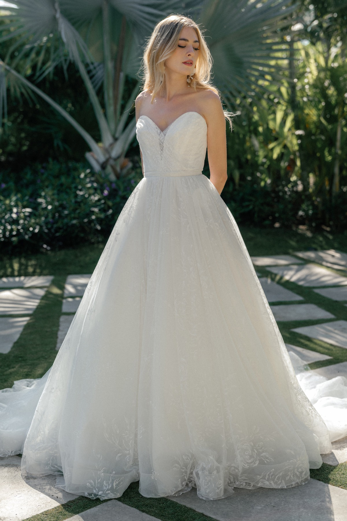 Adore 15612 | Locket Brides | Locket