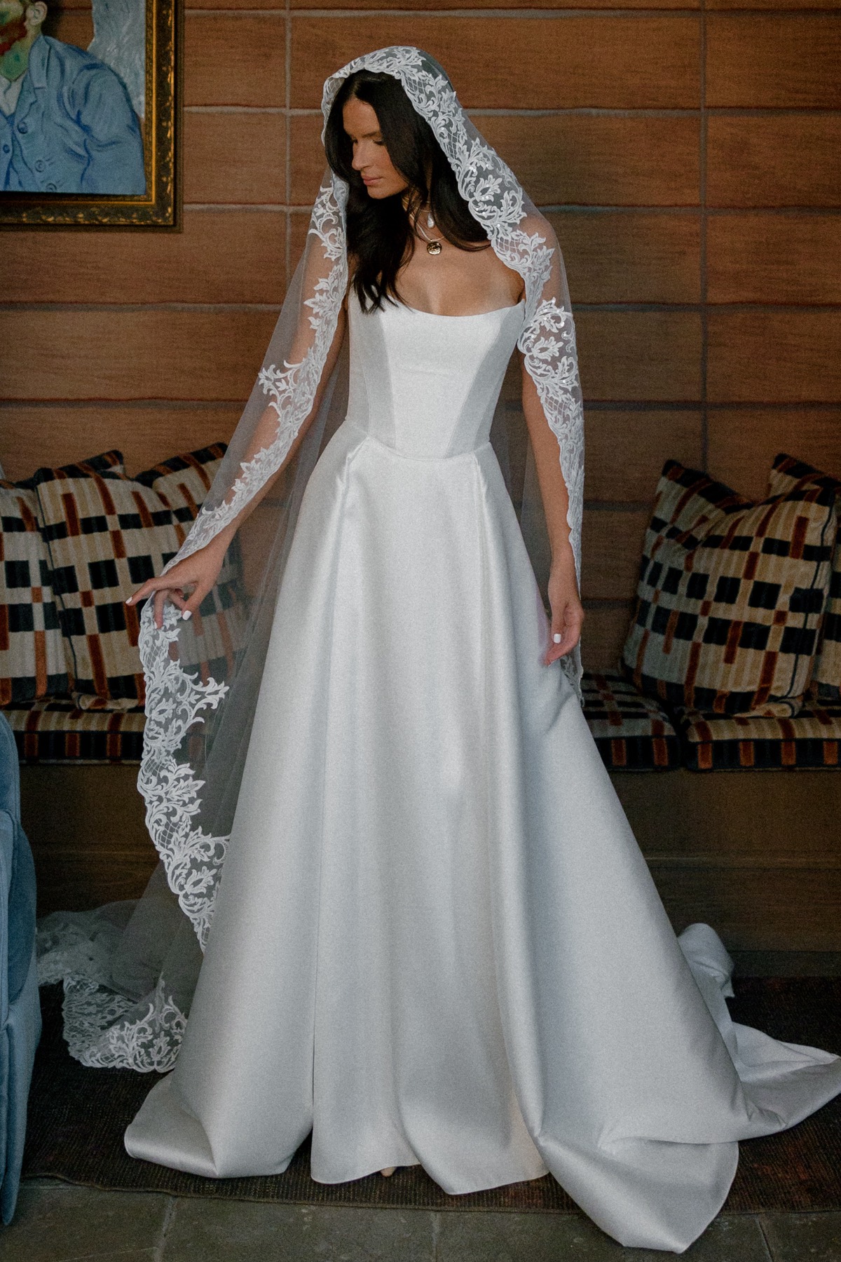 Verona Veil 16920 | Bridal Accessories | Locket