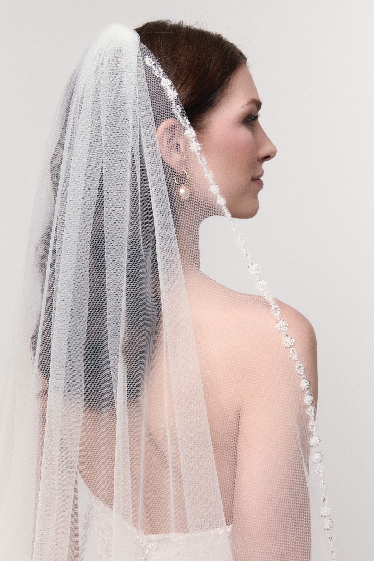 Arista Veil 16939 | Bridal Accessories | Locket