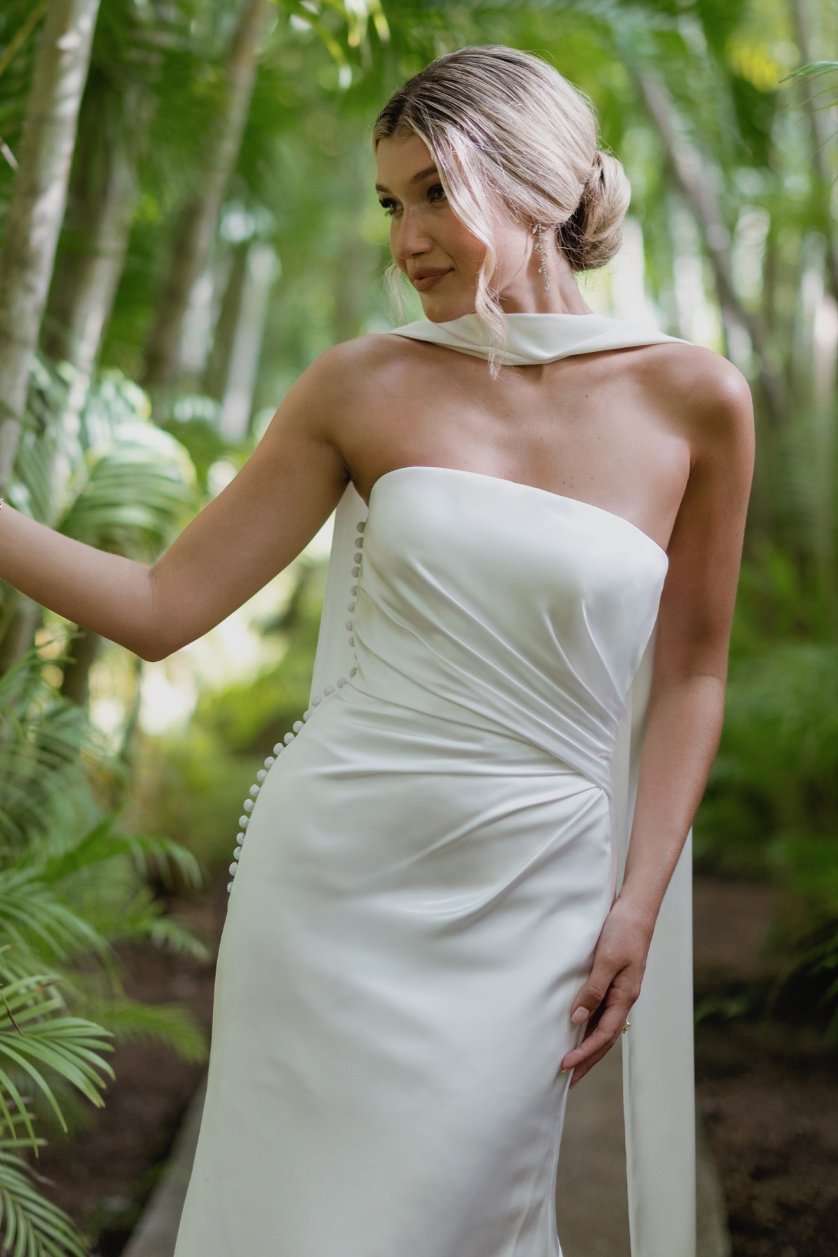 Nini with Scarf 17206 | Locket Brides | Locket