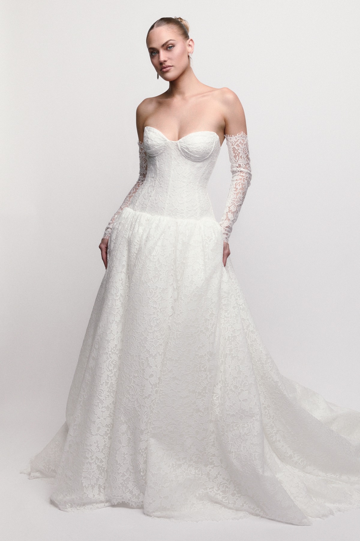 ivory lace strapless dress Berylove Women Strapless Ivory Boho Wedding Dress Mermaid Lace Bridal Dress With Sweep Train, Ivory / US10